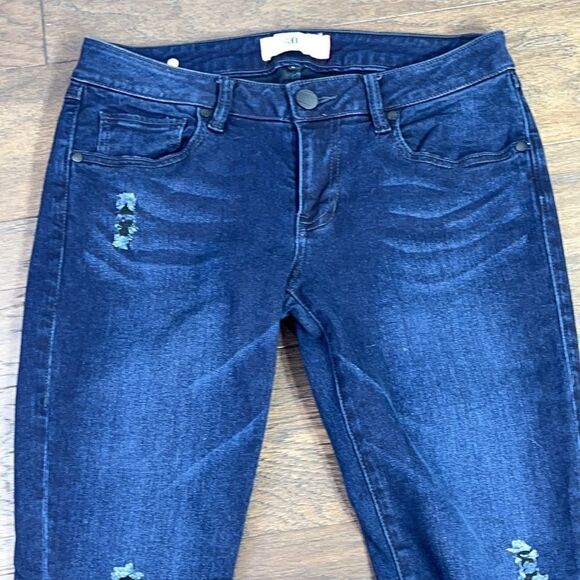 CABI Dusk Destructed Skinny Jeans Sz 6 #3193 EUC - Picture 4 of 7